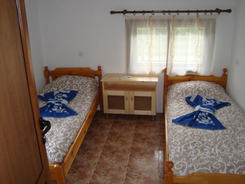 Kuma Lissa Guest House Kozhari Room photo