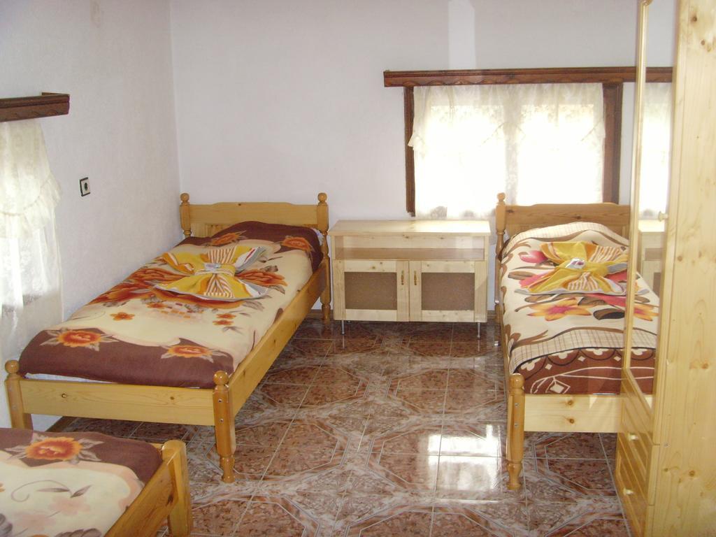 Kuma Lissa Guest House Kozhari Room photo