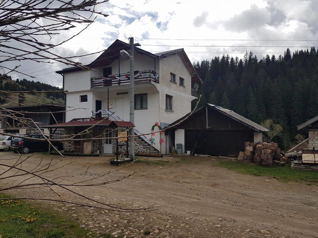 Kuma Lissa Guest House Kozhari Exterior photo